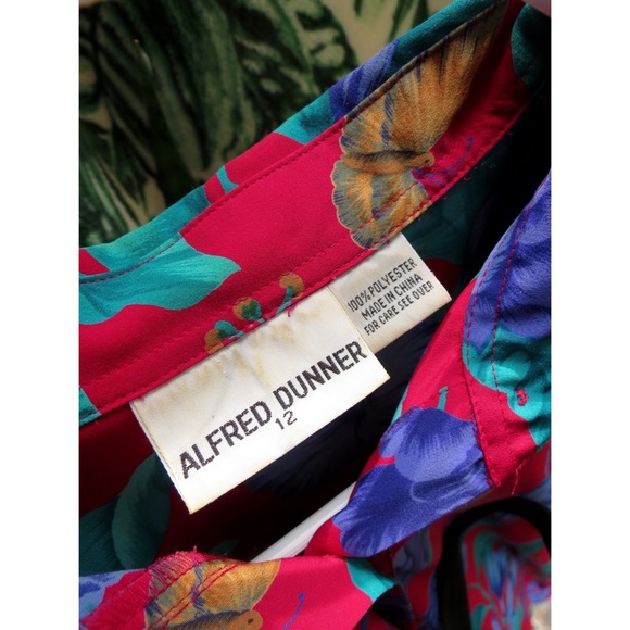 Vintage floral butterfly lightweight blouse 🦋 - Picture 6 of 7